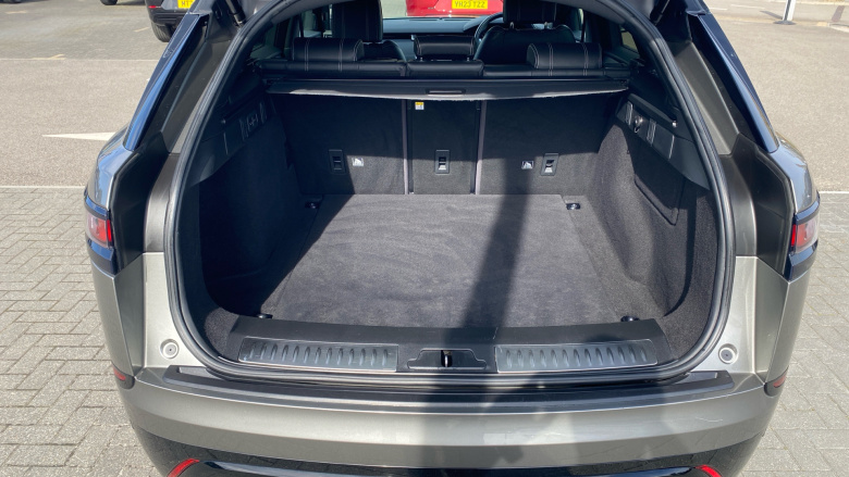 Land Rover Range Rover Velar 3.0 D300 R-Dynamic HSE 5dr Auto Diesel Estate